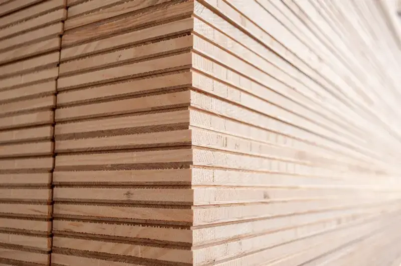 Perbandingan Bahan: Blockboard vs. Multiplex/Plywood untuk Lemari Custom di Tegal